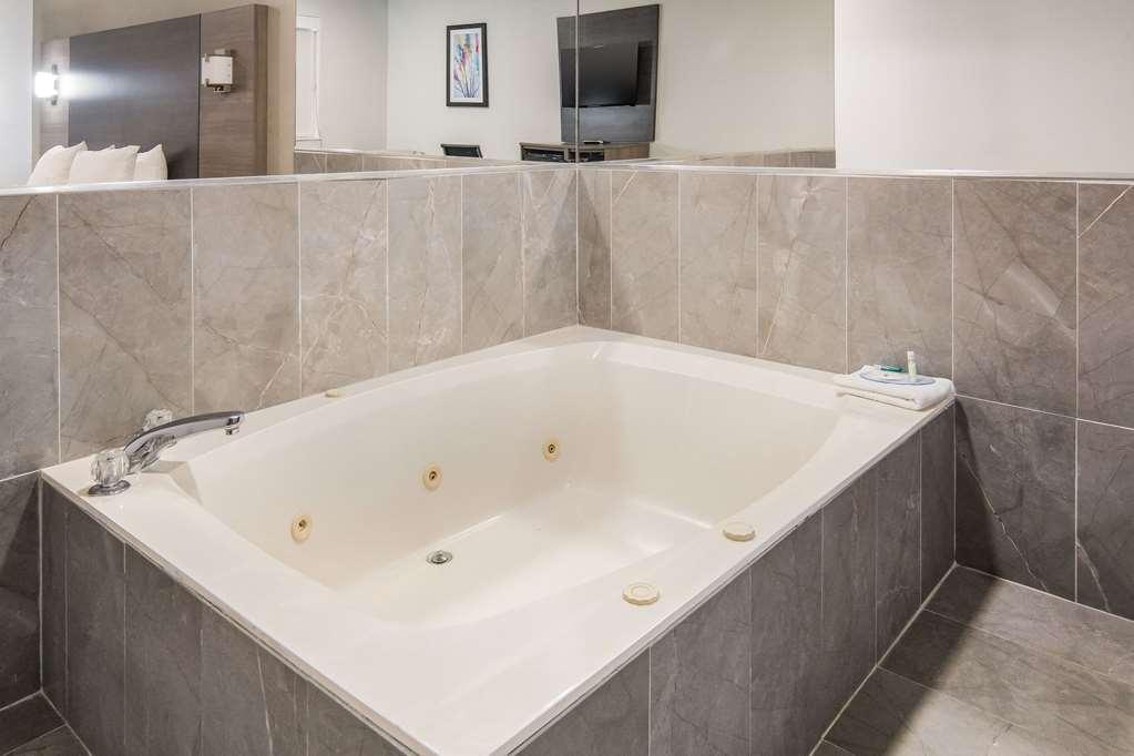 Quality Inn & Suites Fort Worth Pokoj fotografie