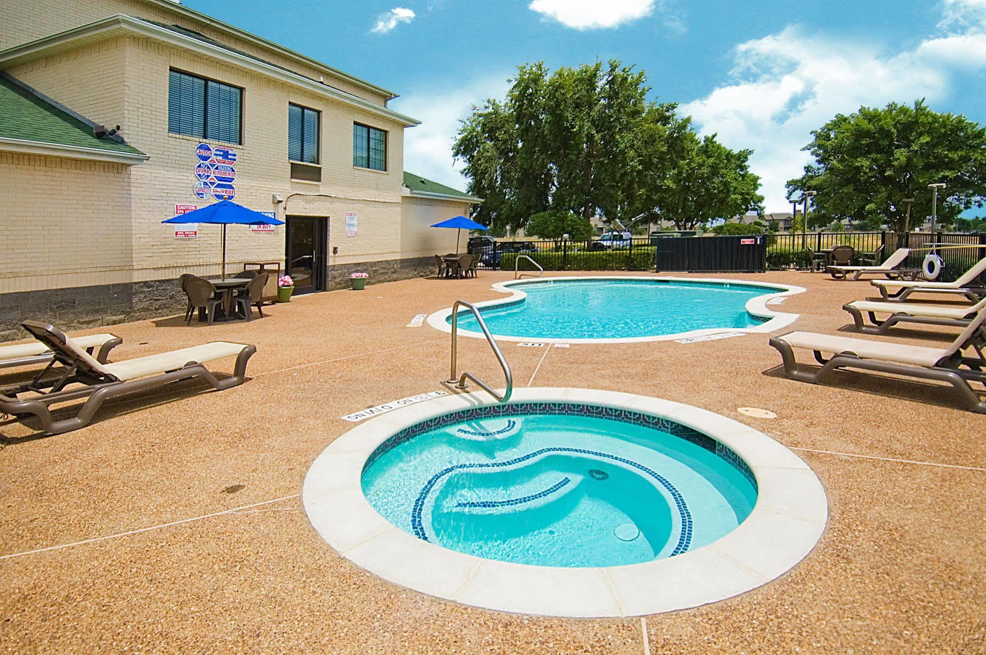 Quality Inn & Suites Fort Worth Exteriér fotografie